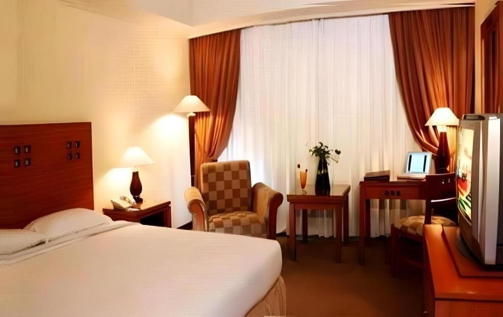 Oasis Amir Hotel
