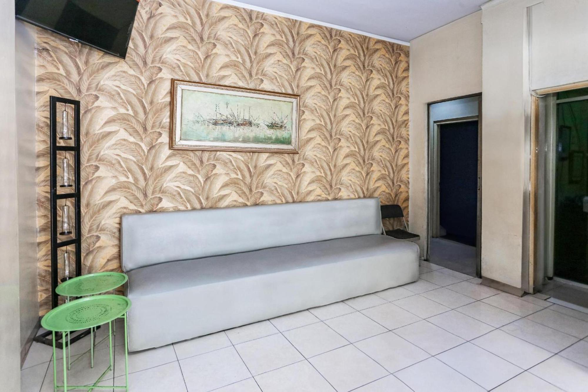 Hotel Collection O Tanah Abang Near Stasiun Tanah Abang Formerly Bimo Slipi