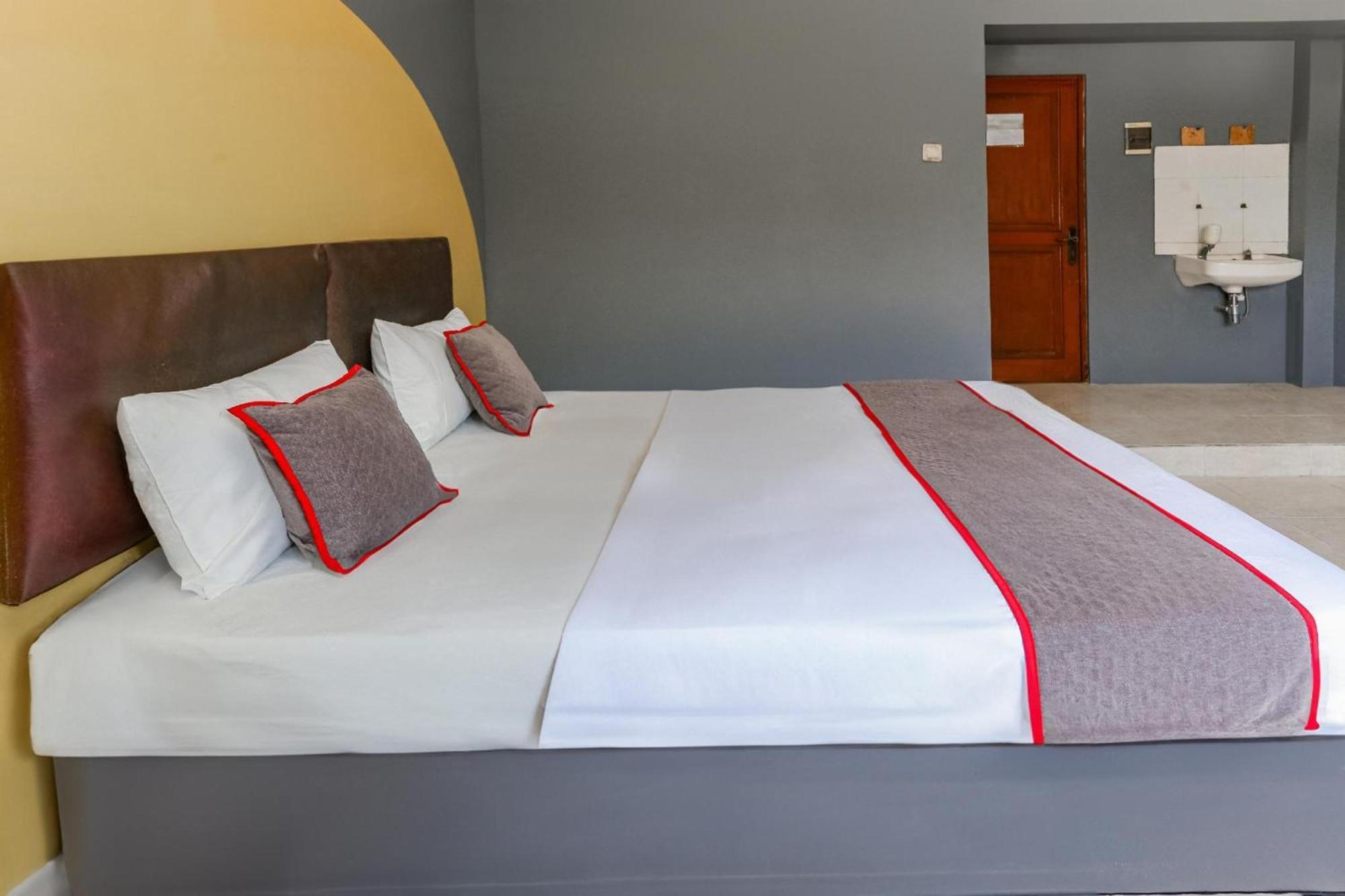 Hotel Collection O Tanah Abang Near Stasiun Tanah Abang Formerly Bimo Slipi
