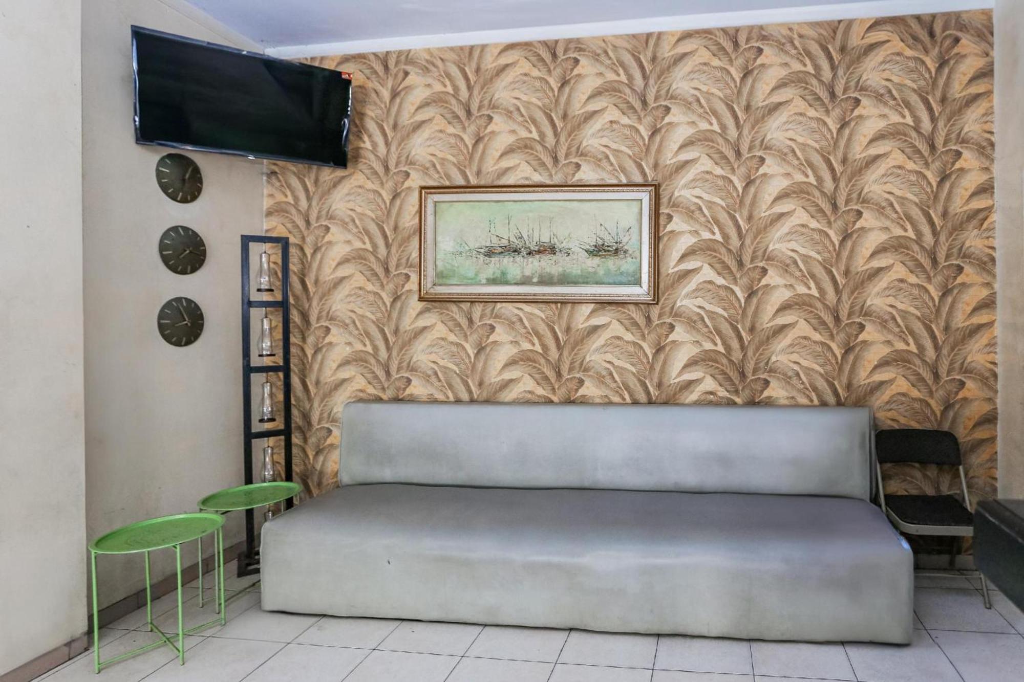 Hotel Collection O Tanah Abang Near Stasiun Tanah Abang Formerly Bimo Slipi 4*