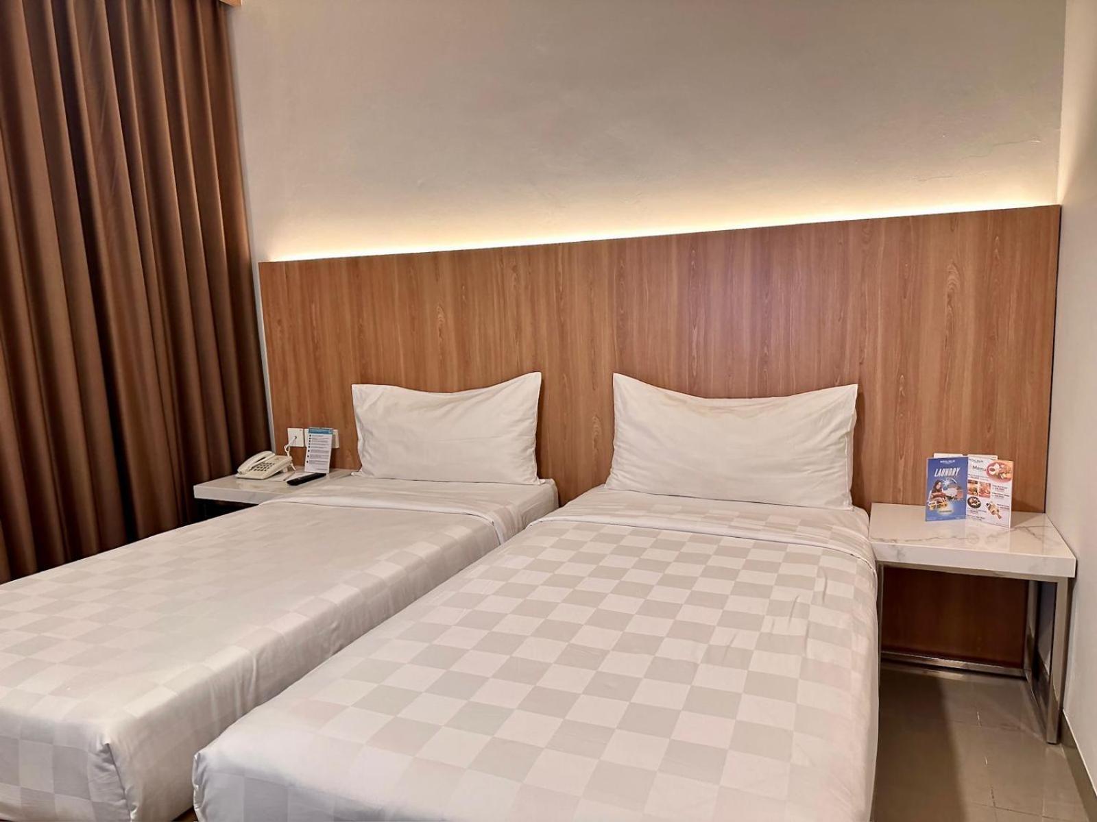 Royal Palm Hotel&conference Center Cengkareng Hotel 4*