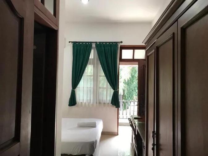 Guest house Dekuningan House By Avalon