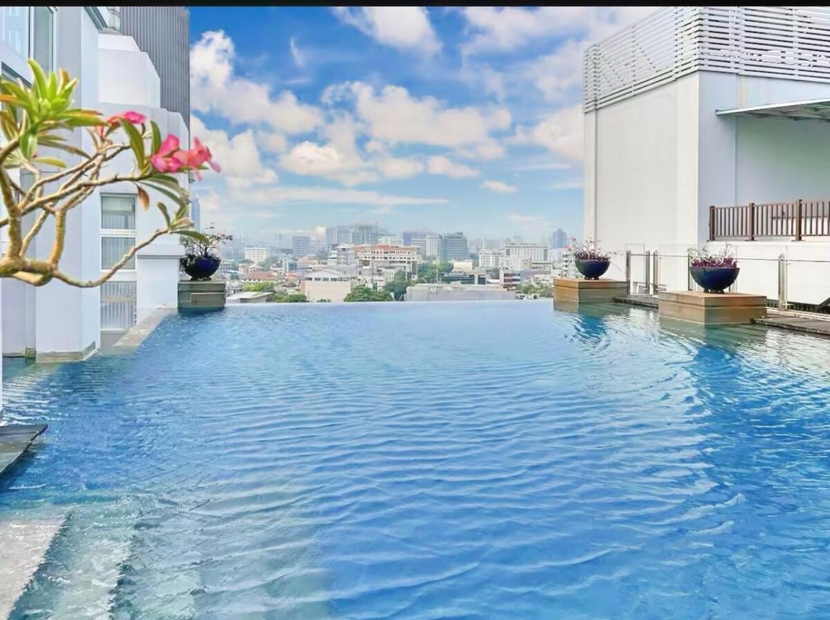 Stategic 1et Cikditiro 2br With Pool, Gym, Wi-fi By 2ndhome Apartment
