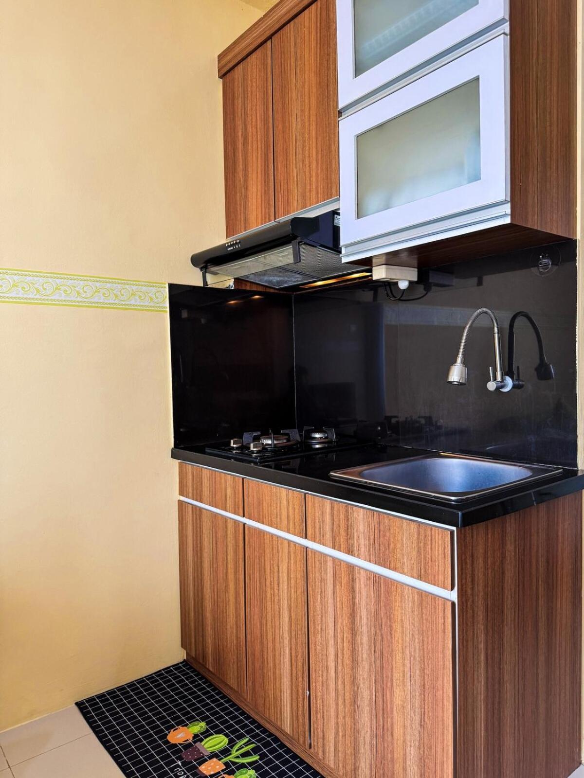 Pramuka Tower O With Pool, Wi-fi & Netflix Apartment