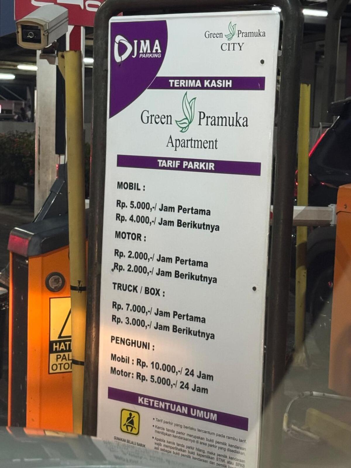 Pramuka Tower O With Pool, Wi-fi & Netflix Apartment