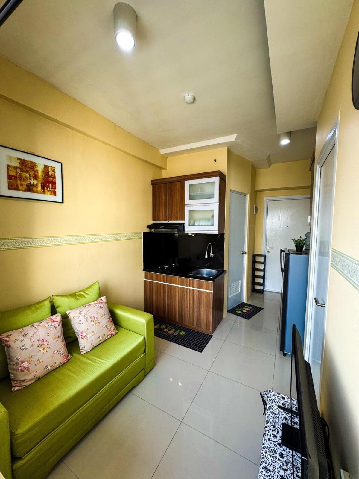 Apartment Pramuka Tower O With Pool, Wi-fi & Netflix Jakarta