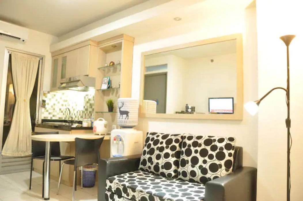 The Kalibata - Wfh For 5 Guests With Wi-fi Apartment