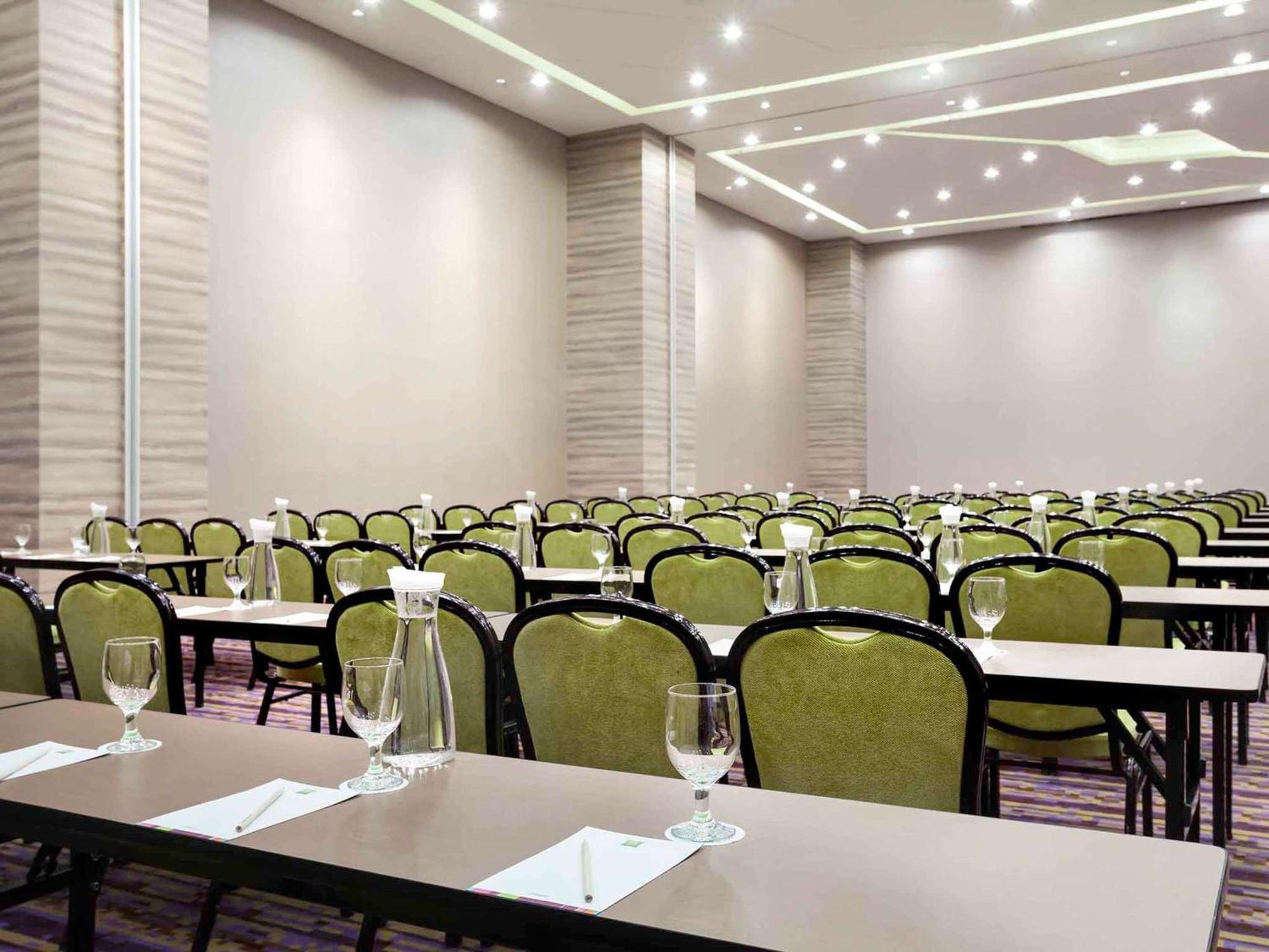 Ibis Styles Mangga Dua Square 3* Jakarta