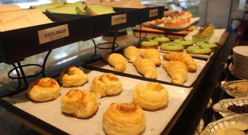 Hotel Pomelotel Patra Kuningan Jakarta