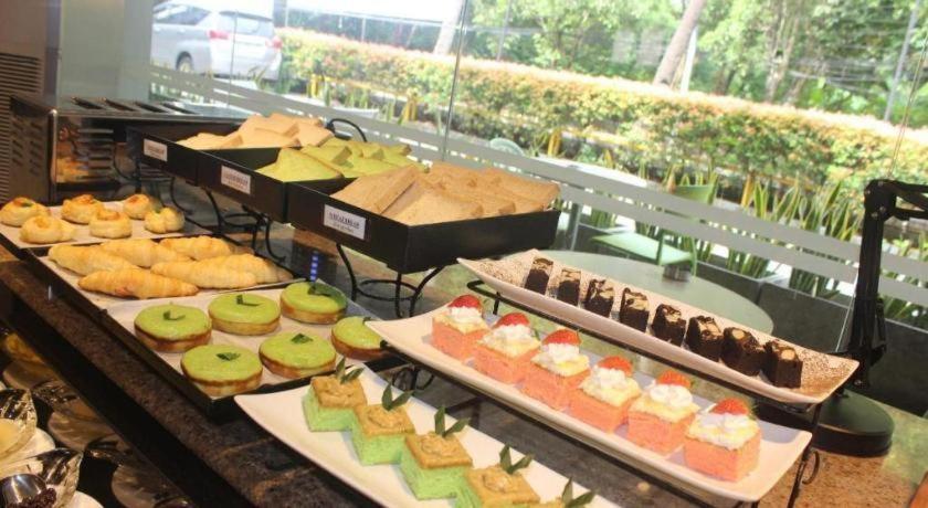 Hotel Pomelotel Patra Kuningan