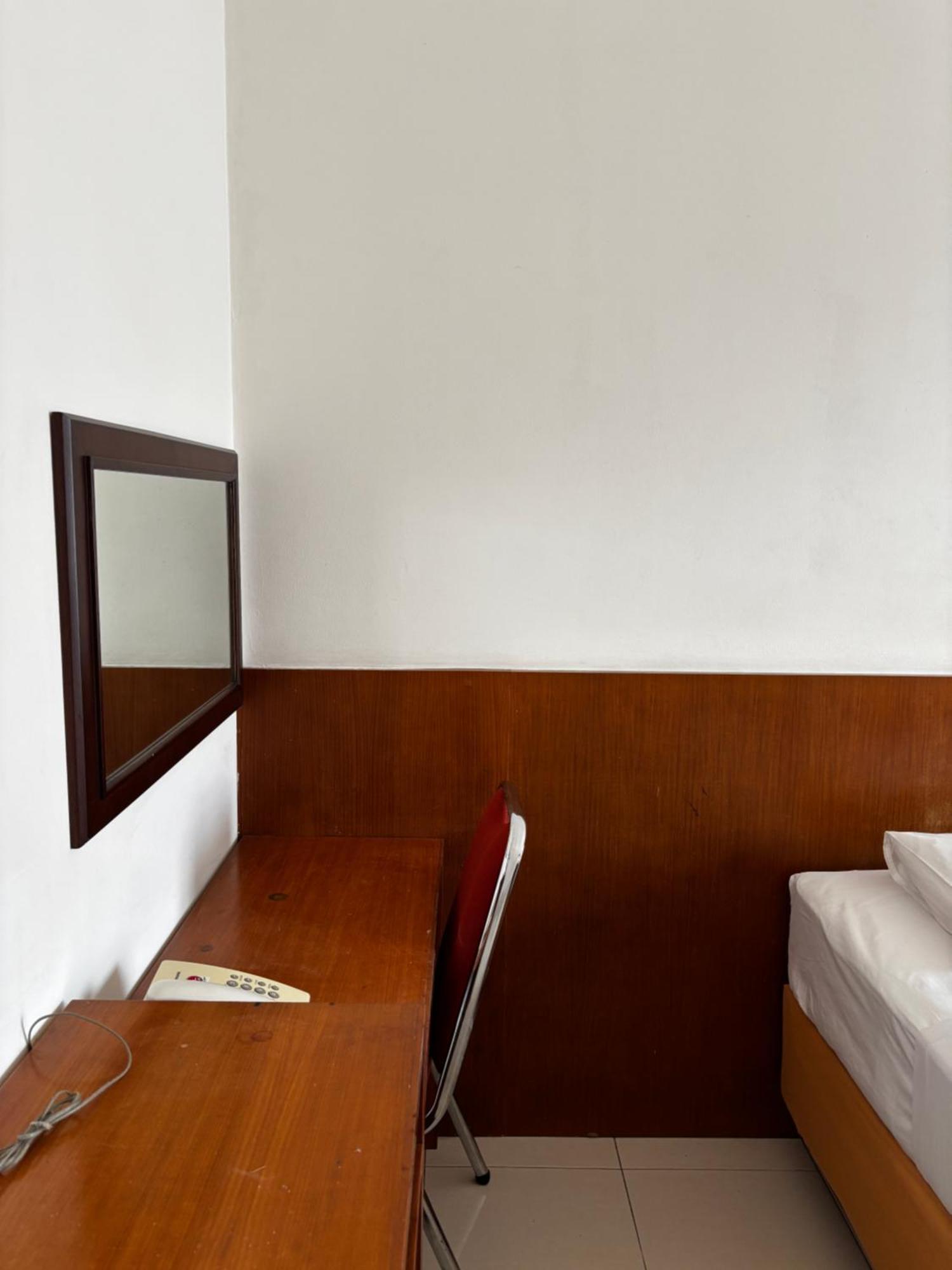 Delima Hostel *
