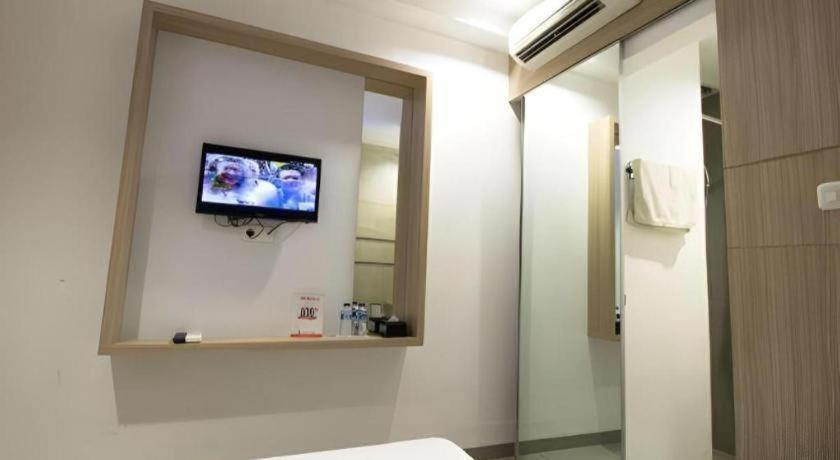 Casa Living Setiabudi Jakarta Hotel 2*