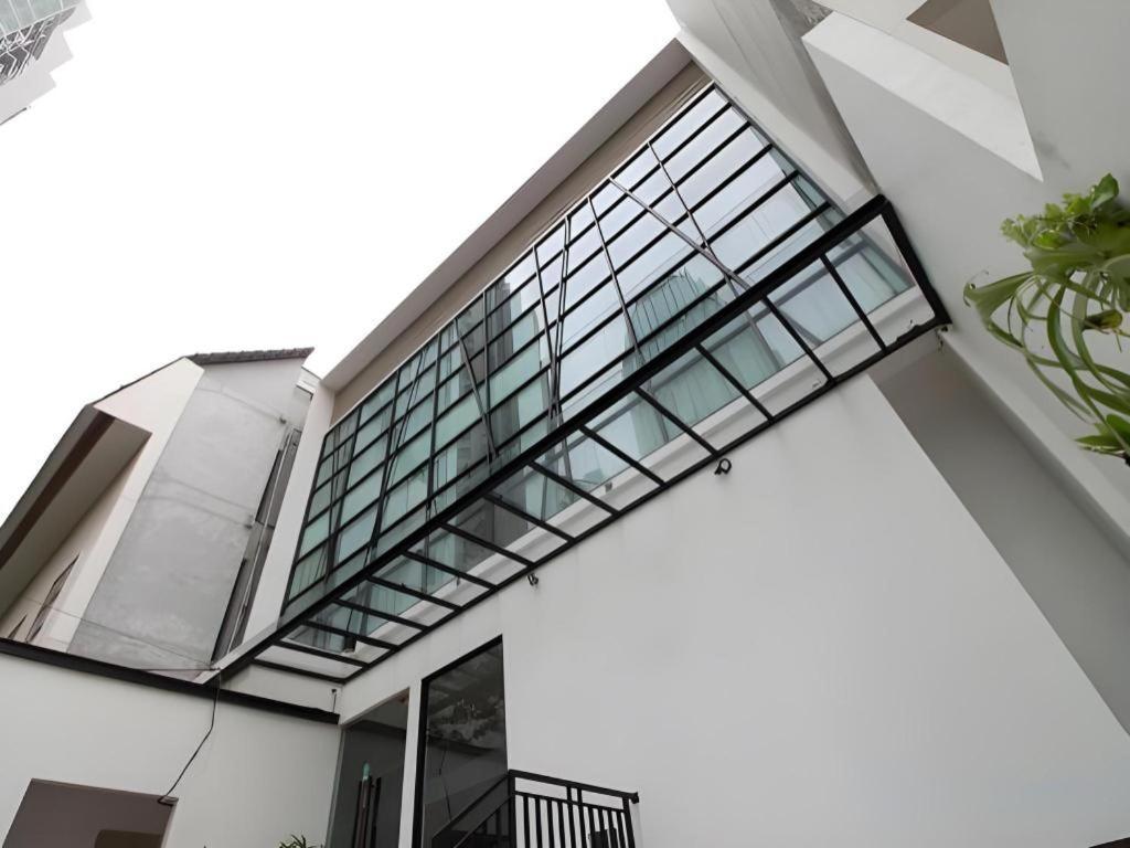 Casa Living Setiabudi Jakarta 2*