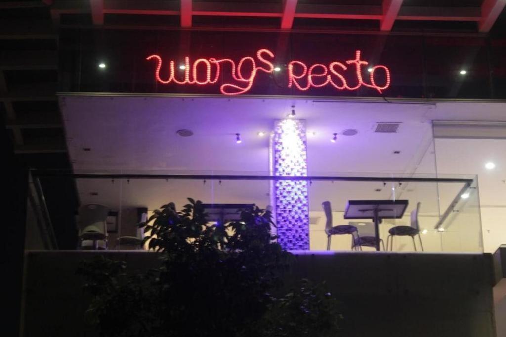 Redstar Hotel 3*