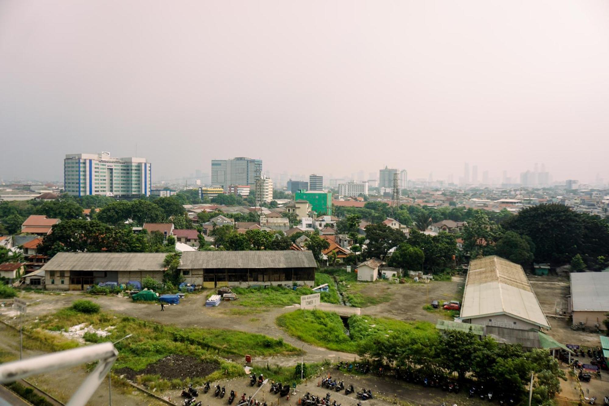 Comfort 2br At Pramuka By Travelio Apartment *