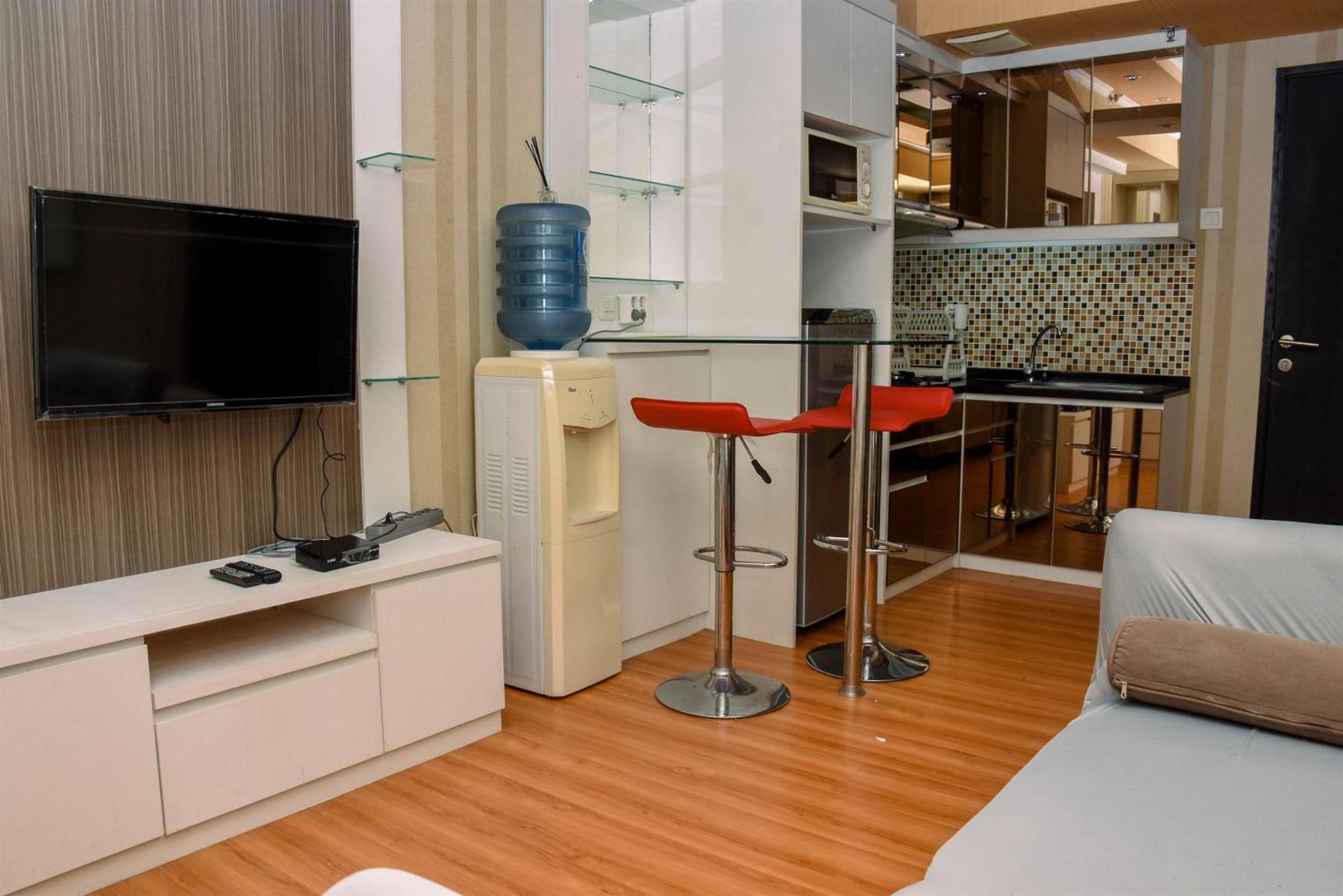 Apartment And Homey 1br At The Wave Kuningan By Travelio *