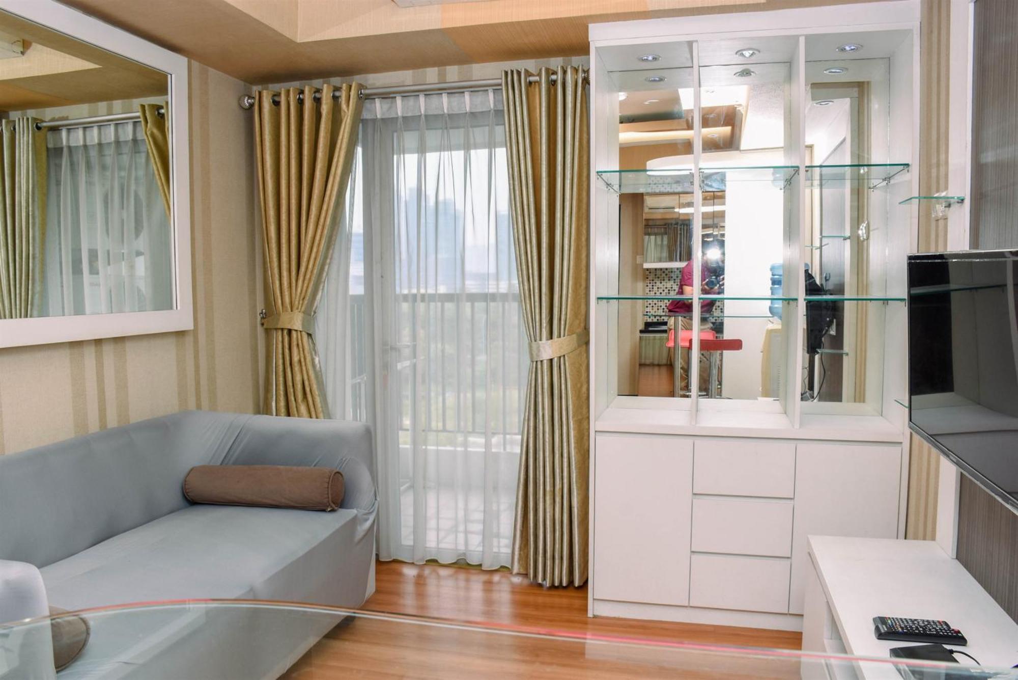 Apartment And Homey 1br At The Wave Kuningan By Travelio *