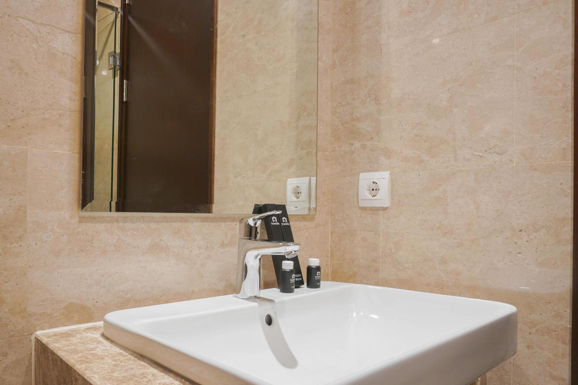 Stunning And Good Location At Menteng Park By Travelio Apartemen
