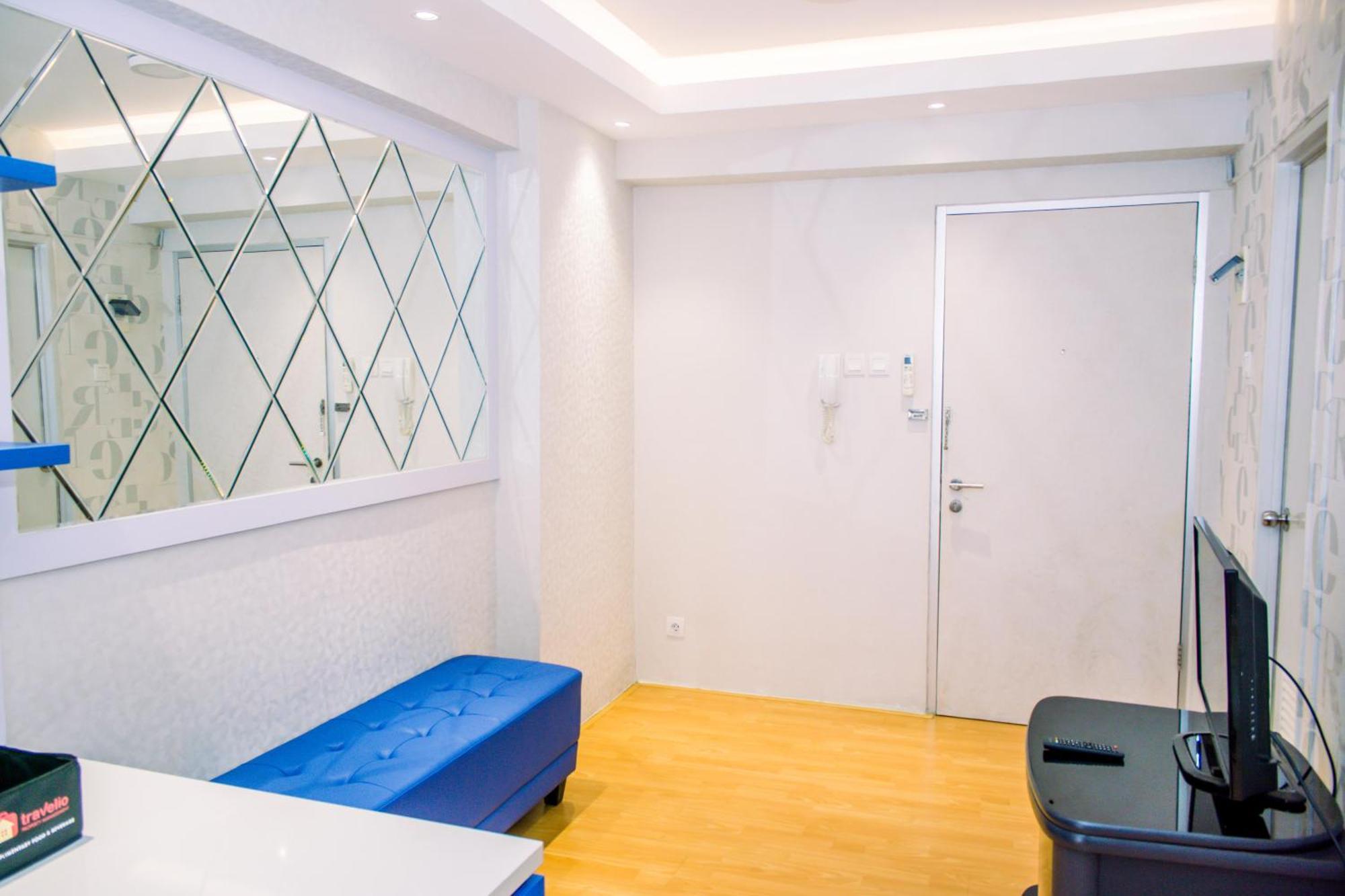 Comfort 1br With Wardrobe At Bay Pluit By Travelio