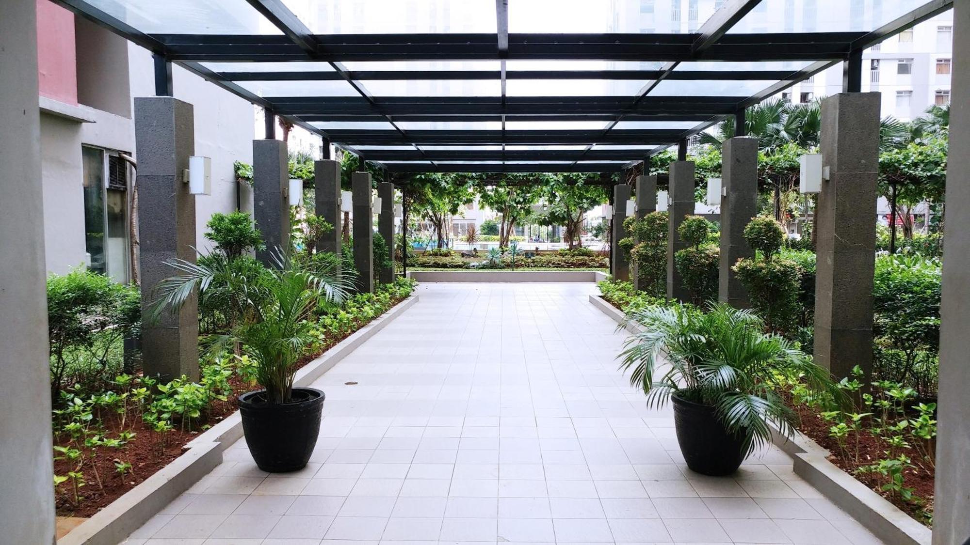 Apartment Comfort 1br With Wardrobe At Bay Pluit By Travelio