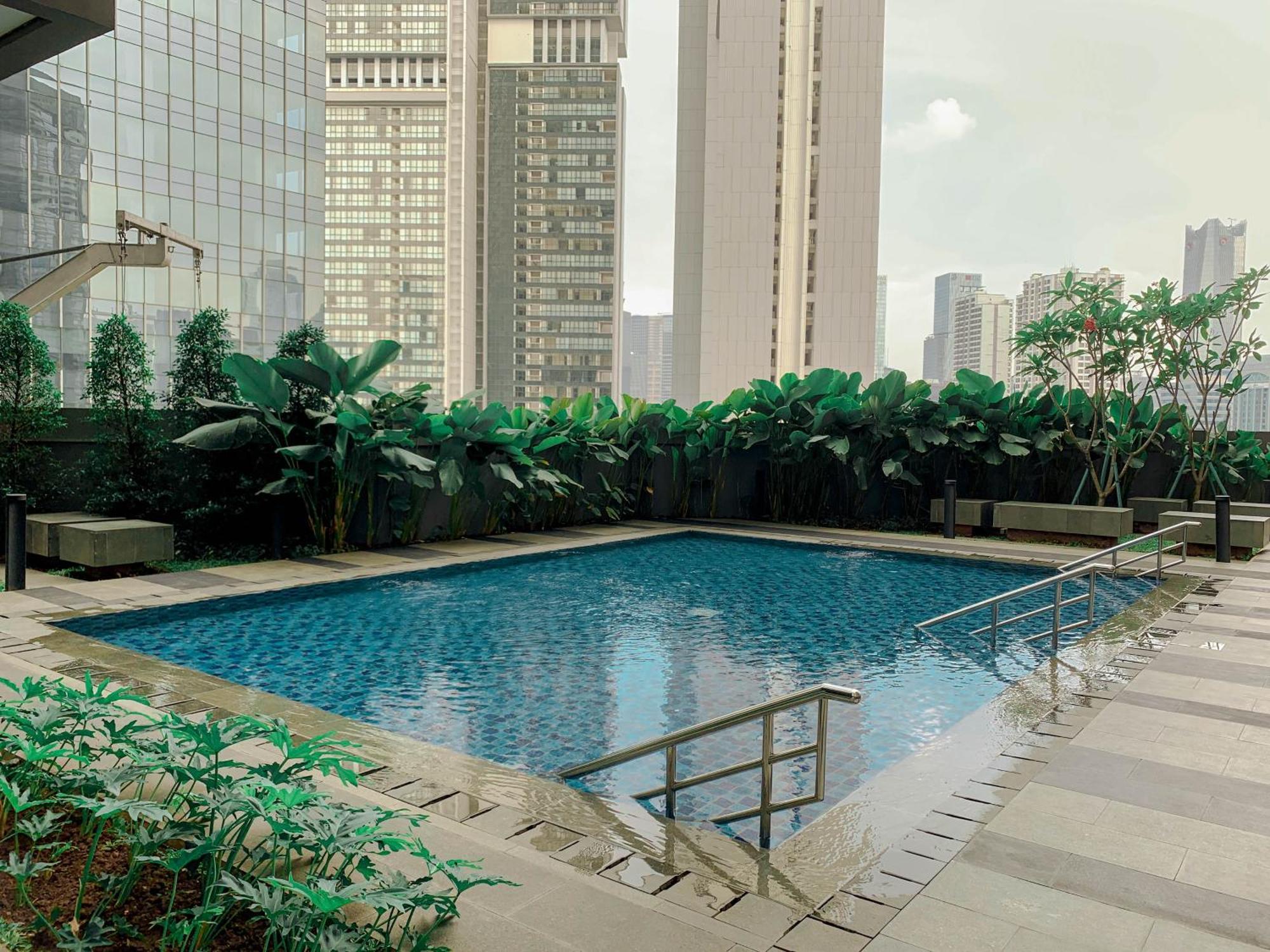 Minimalist And Homey 1br At Ciputra World 2 By Travelio Apartemen *