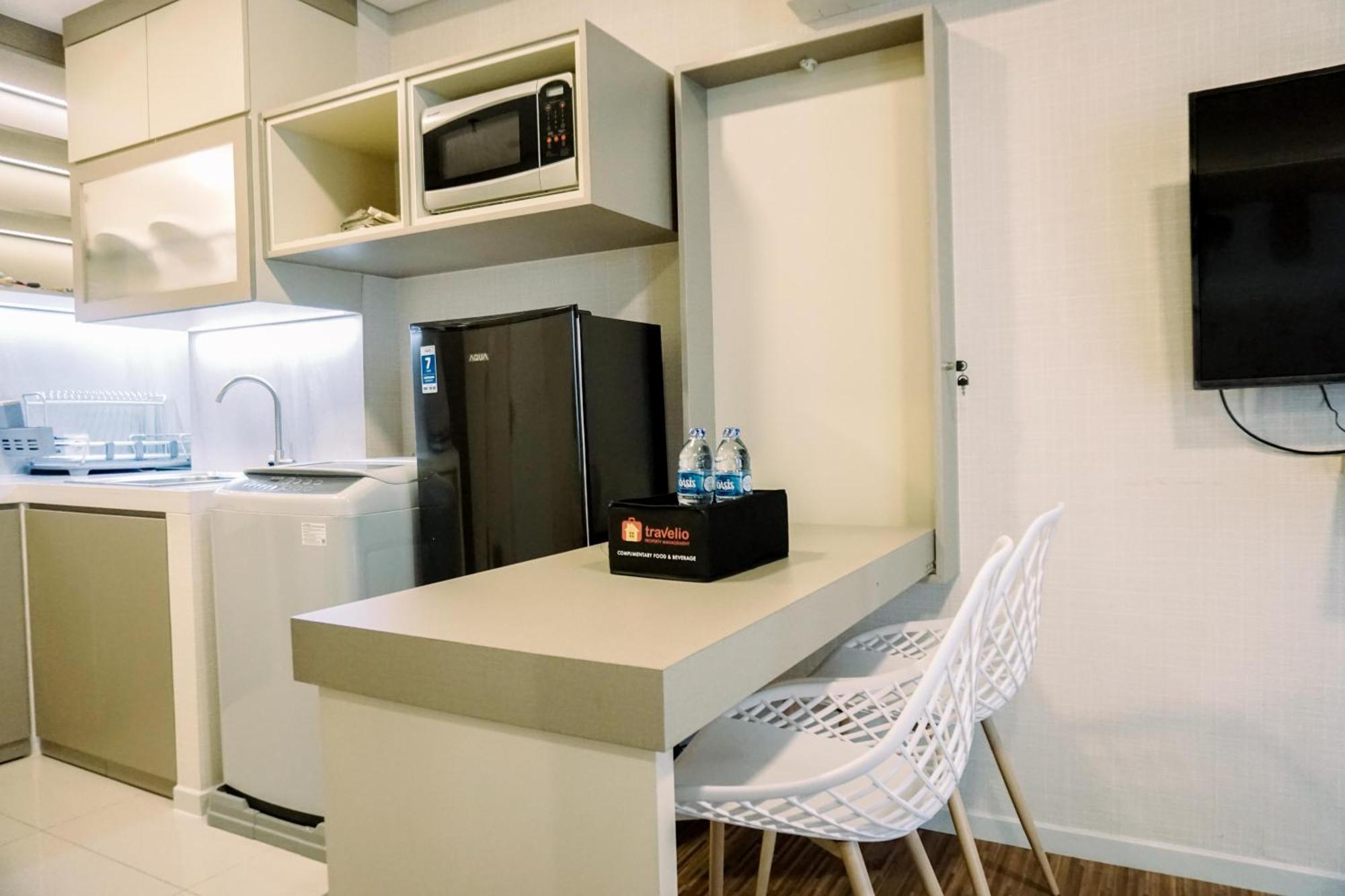 Homey And Cozy Daan Mogot By Travelio * Jakarta