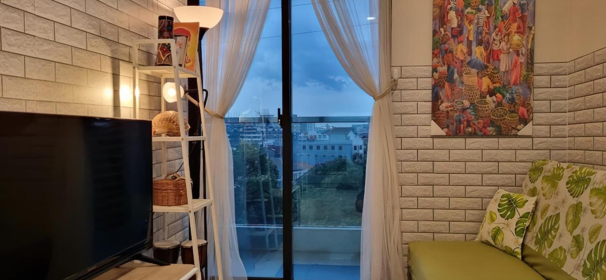 Capitol Prism Sky Apartment *