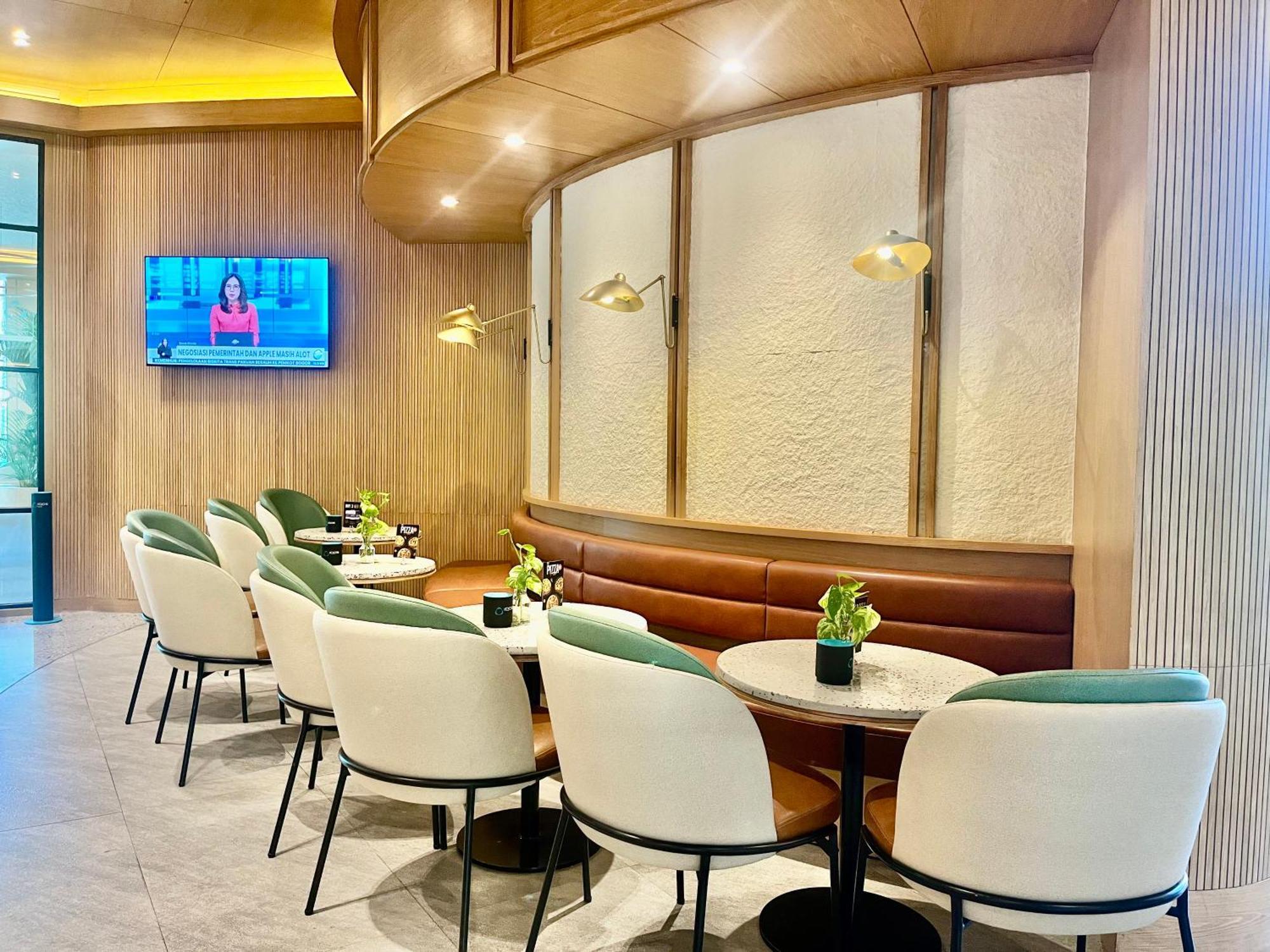 The Acacia Hotel 4*