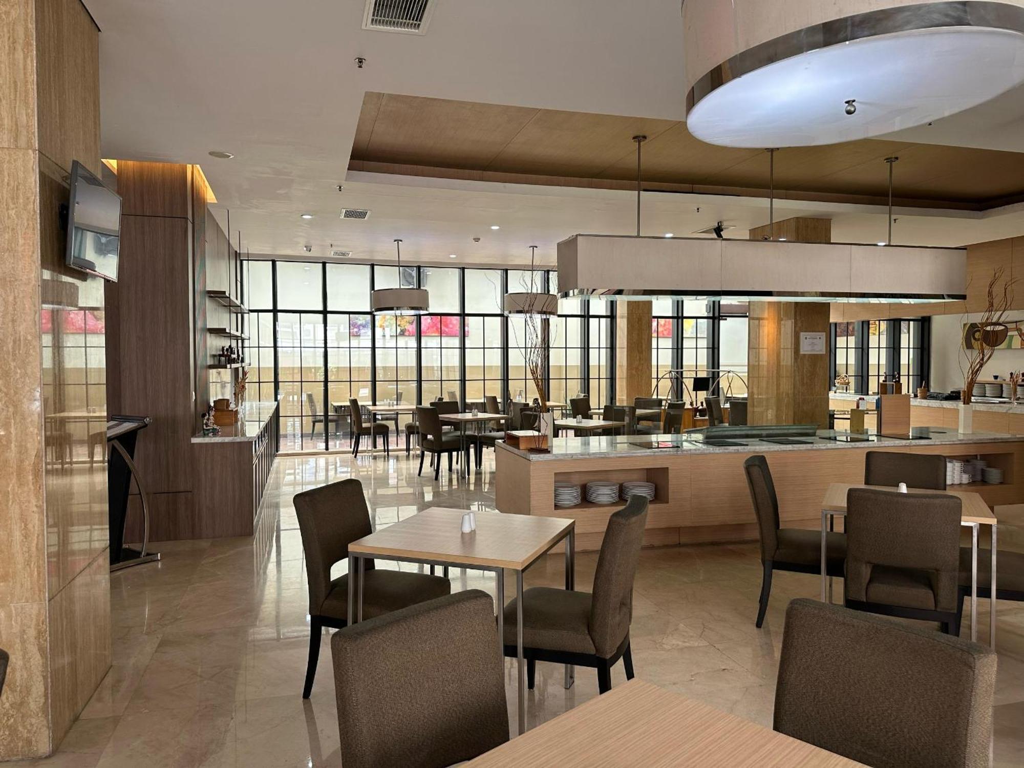 Hotel Citadines Connect Airport Jakarta 3*