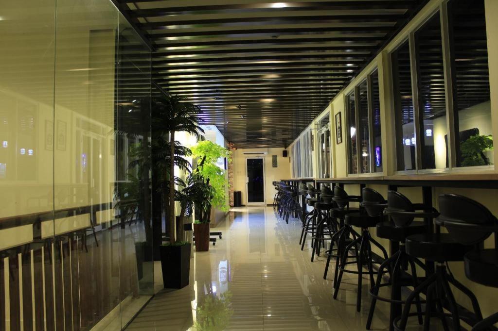 Sunbreeze Hotel 3*