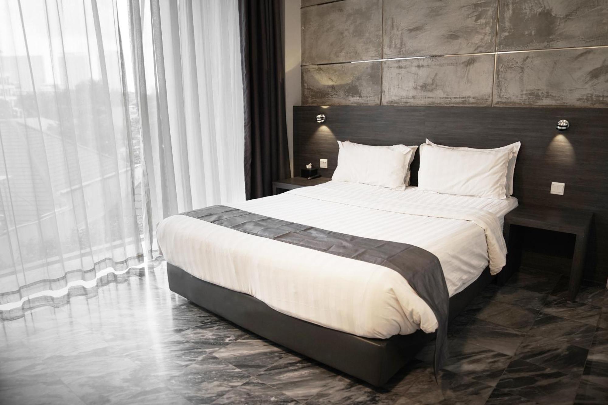 Dreamtel 3*