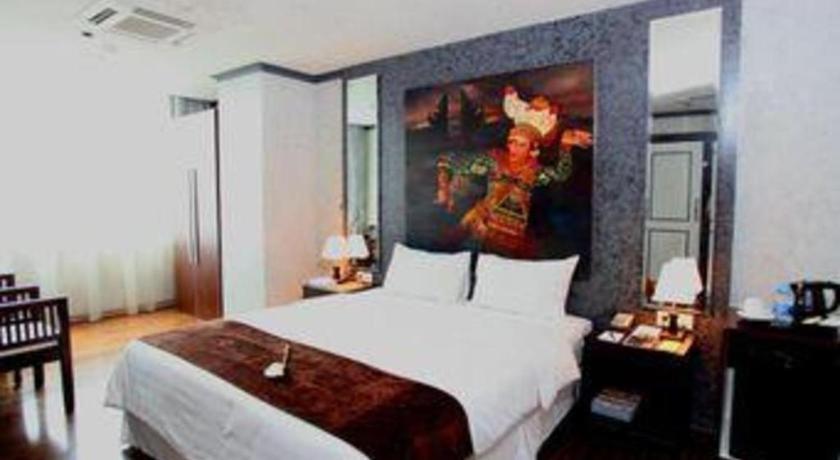 Amos Cozy Melawai Hotel