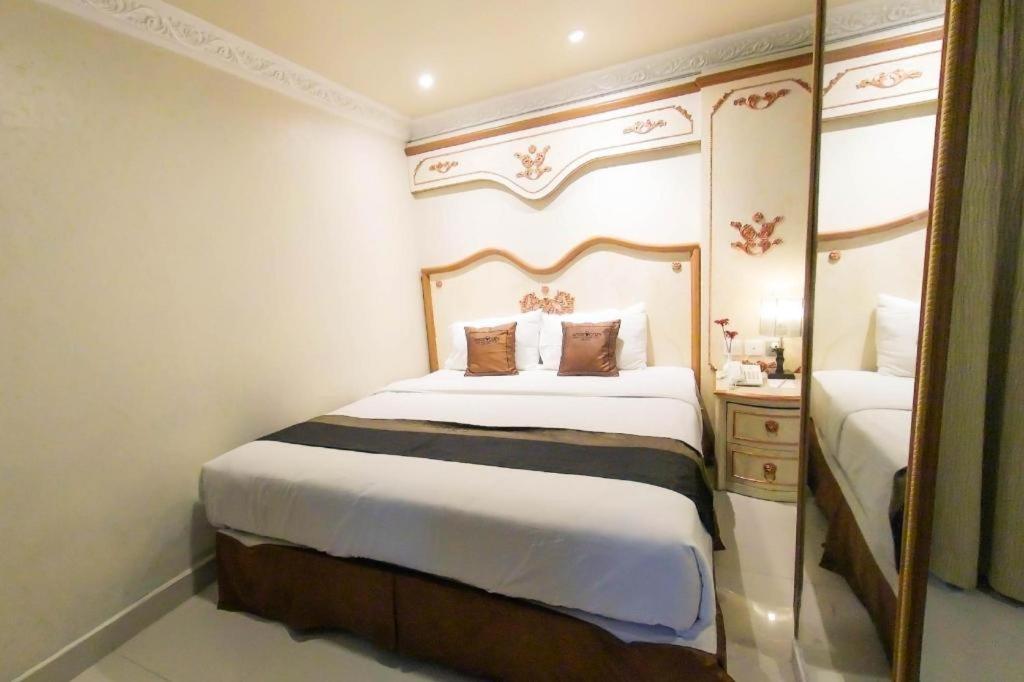 Amos Cozy Melawai Jakarta