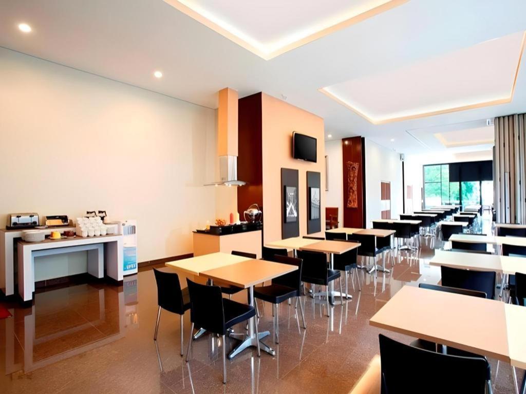 Hotel Amaris Pasar Baru 2*