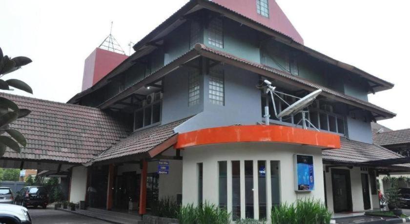 D'Arcici Hotel Plumpang Hotel 2*