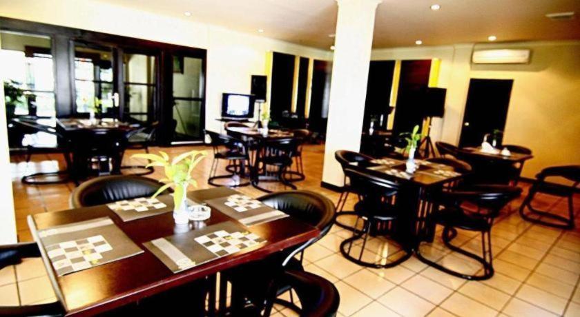 D'Arcici Hotel Plumpang Hotel 2*