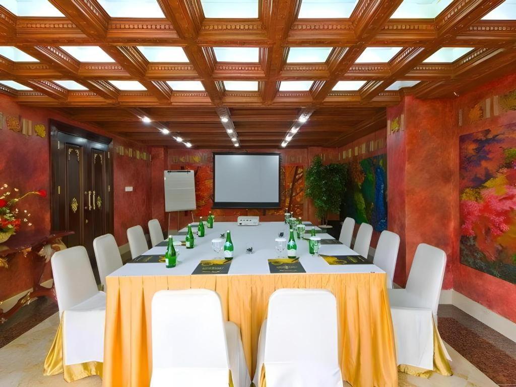 Hotel Amos Cozy Melawai Jakarta