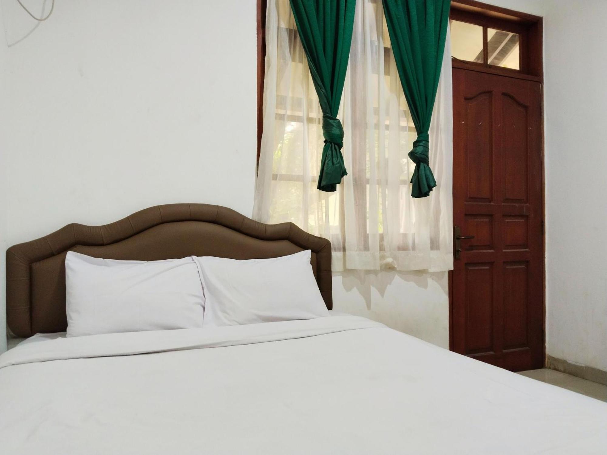 Dekuningan House Rumah tetamu