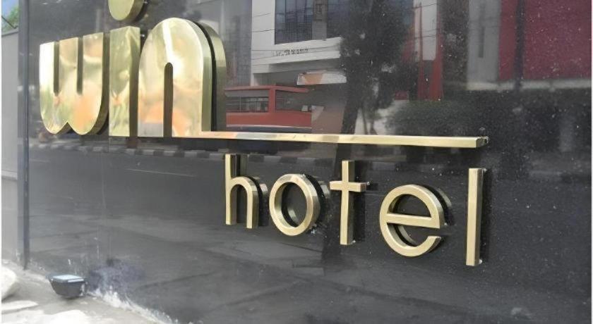 Khách sạn Win Blok M