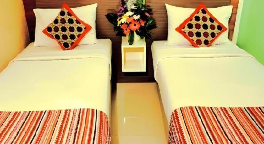 Clay Hotel 3*