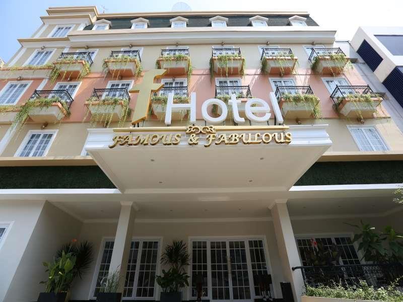 Hotel T