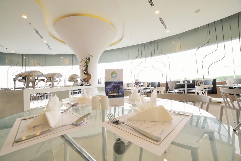 Ozone Pantai Indah Kapuk 3* Jakarta