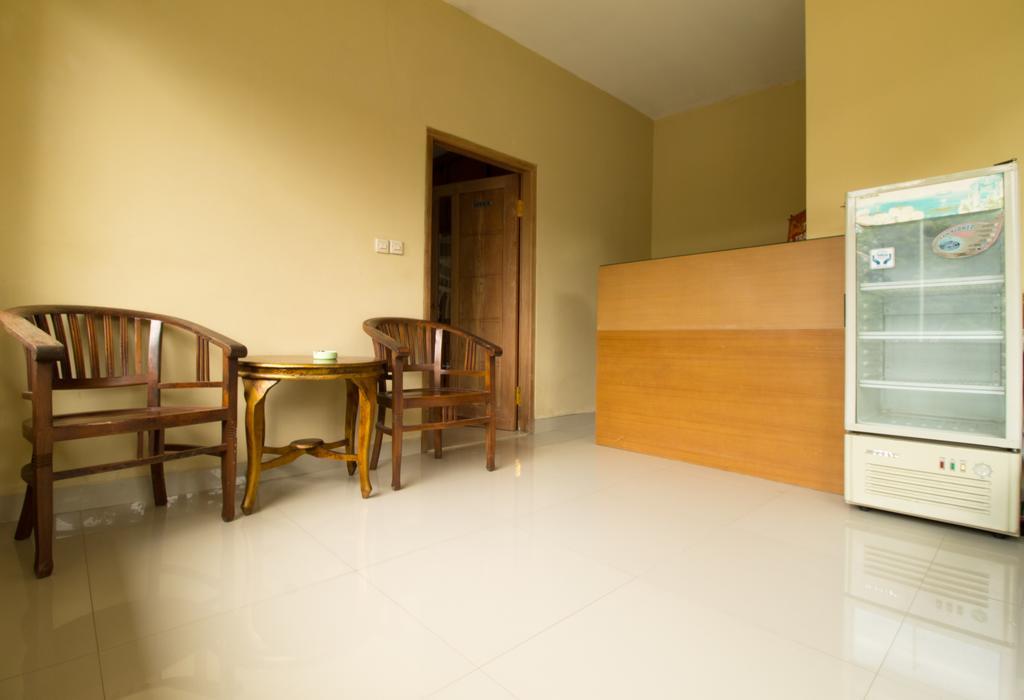 Reddoorz Near Tmii 2* Jakarta