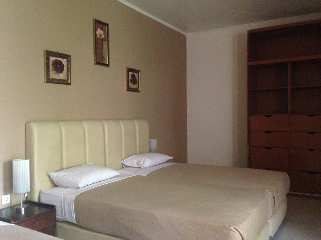 Gondia Guest house