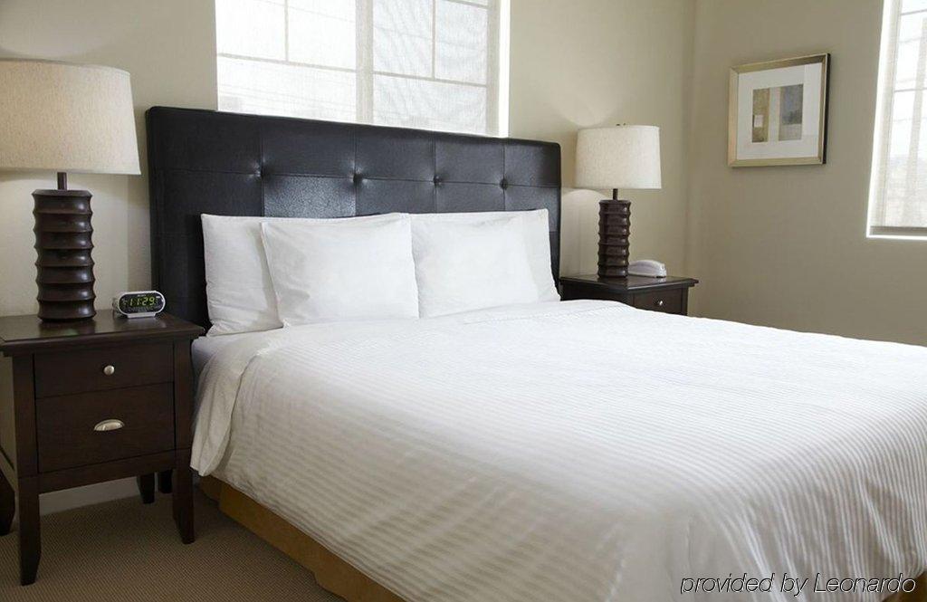 Oakwood Premier Cozmo 5* Jakarta