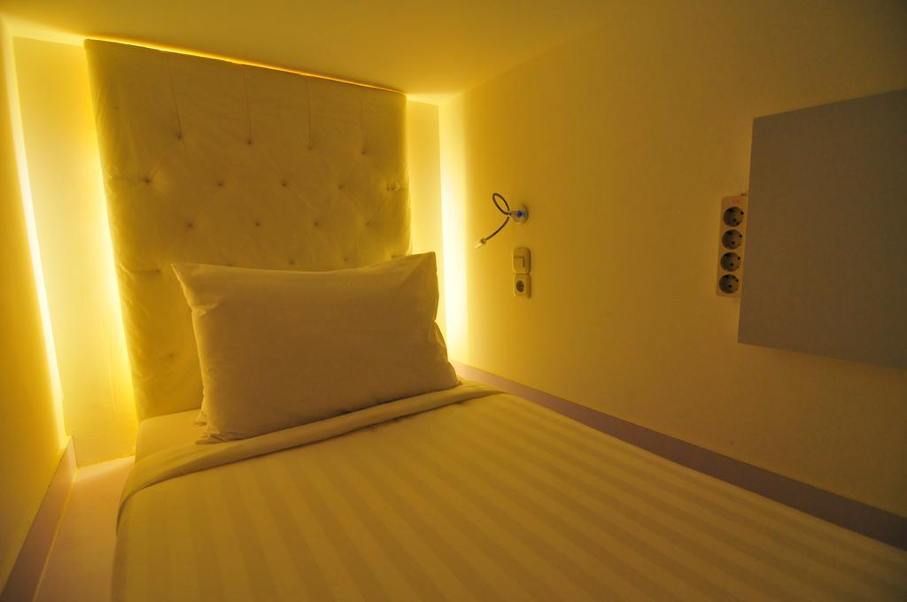Capsule Old Batavia Albergue *