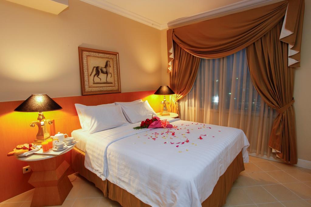 Batavia & Serviced 4*