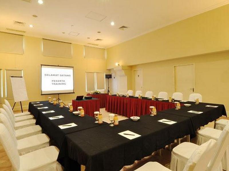 Batavia & Serviced Aparthotel 4*