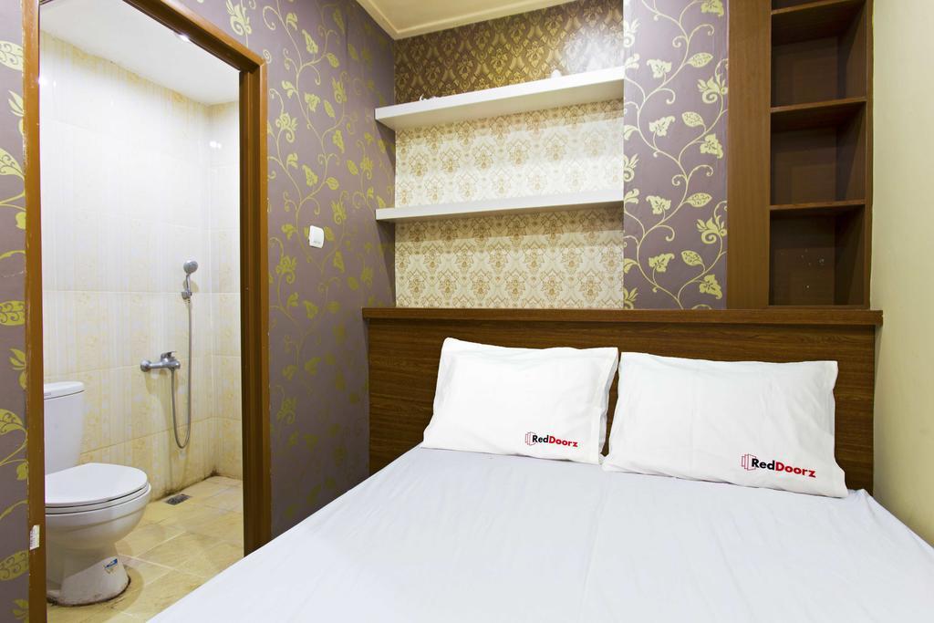 Reddoorz @ Tebet Asem Baris Guest house 2*