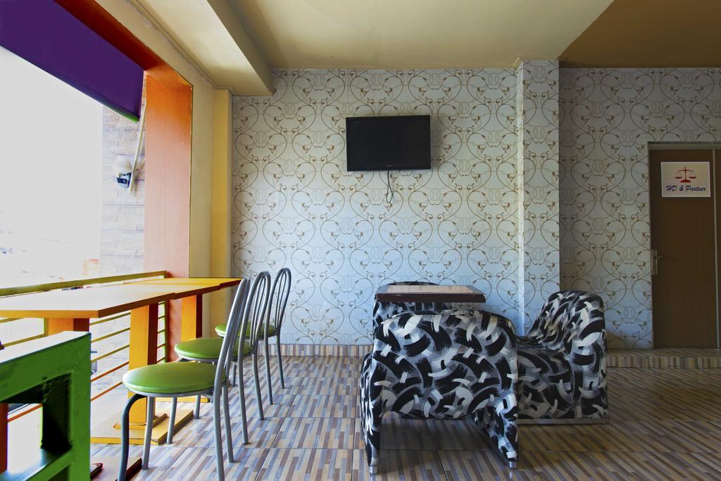 Reddoorz @ Tebet Asem Baris Guest house 2*